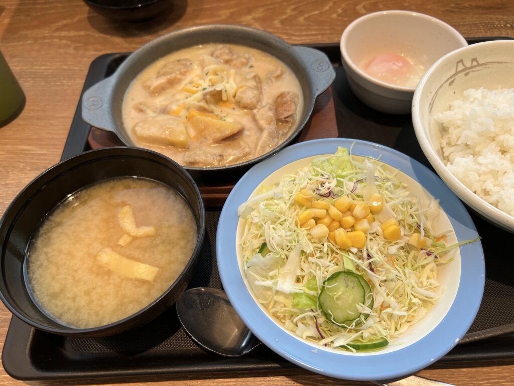松屋 シュクメルリ定食＋半熟卵