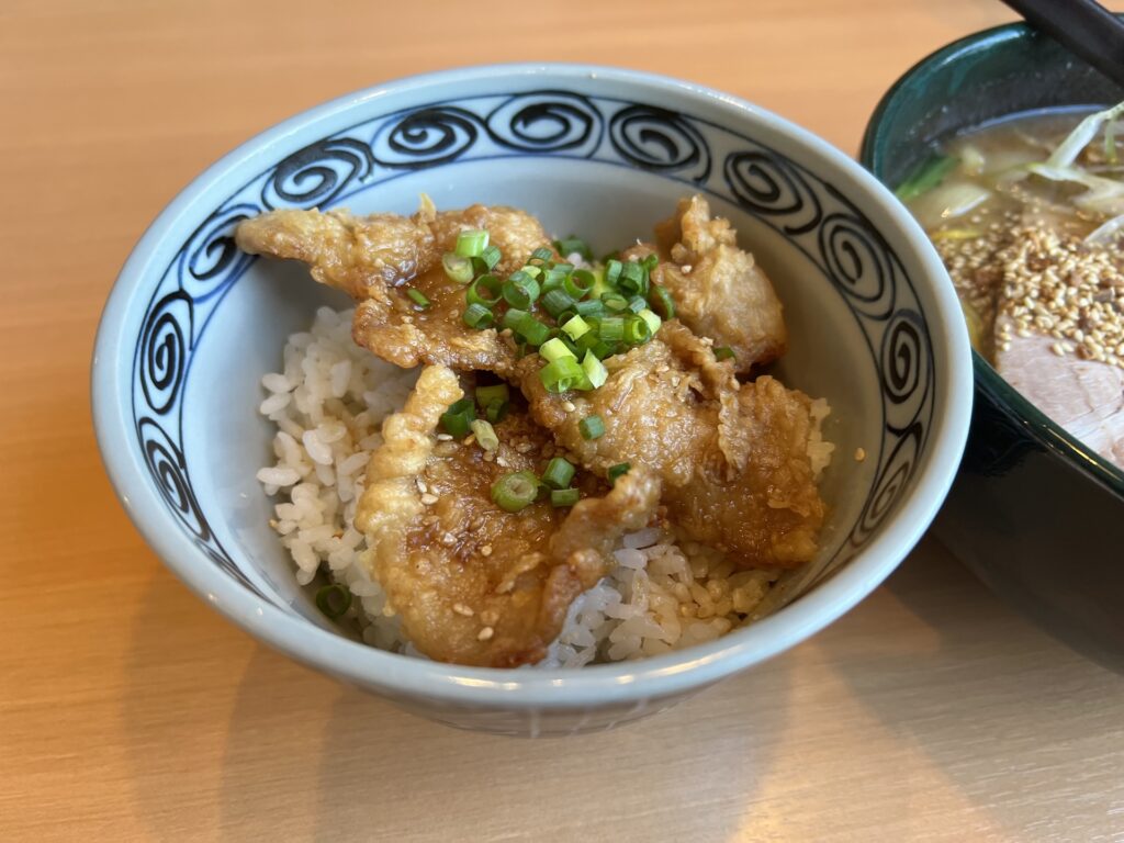 らぁめん銀波露　ぱいくぅ丼
