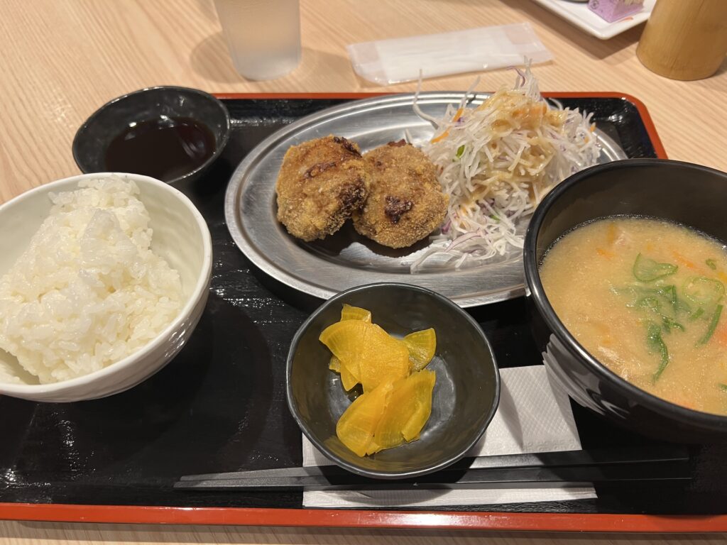串鳥 ランチ メンチカツ定食