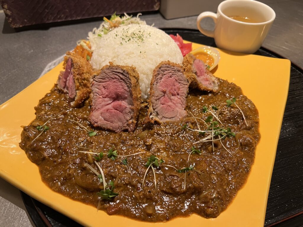 スープカレーしゃば蔵 ラムカツカレー ご飯+ルー大盛り
