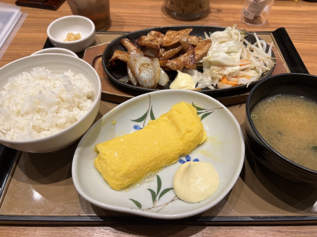 やよい軒 三元豚の極みしょうが焼き定食＋玉子焼き