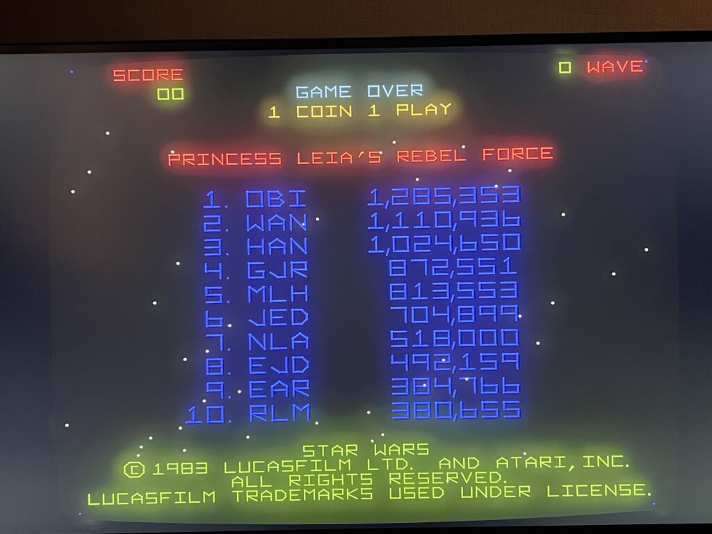 DELL S2721QによるVecBeamMAME STARWARSランキング画面、明らかにBLOOMが出過ぎ