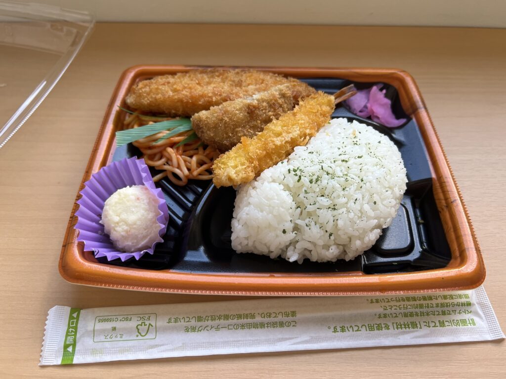 BENTOSS ミックスフライ弁当 蓋を開けた状態