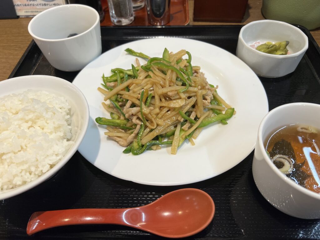 味の時計台 青椒肉絲定食