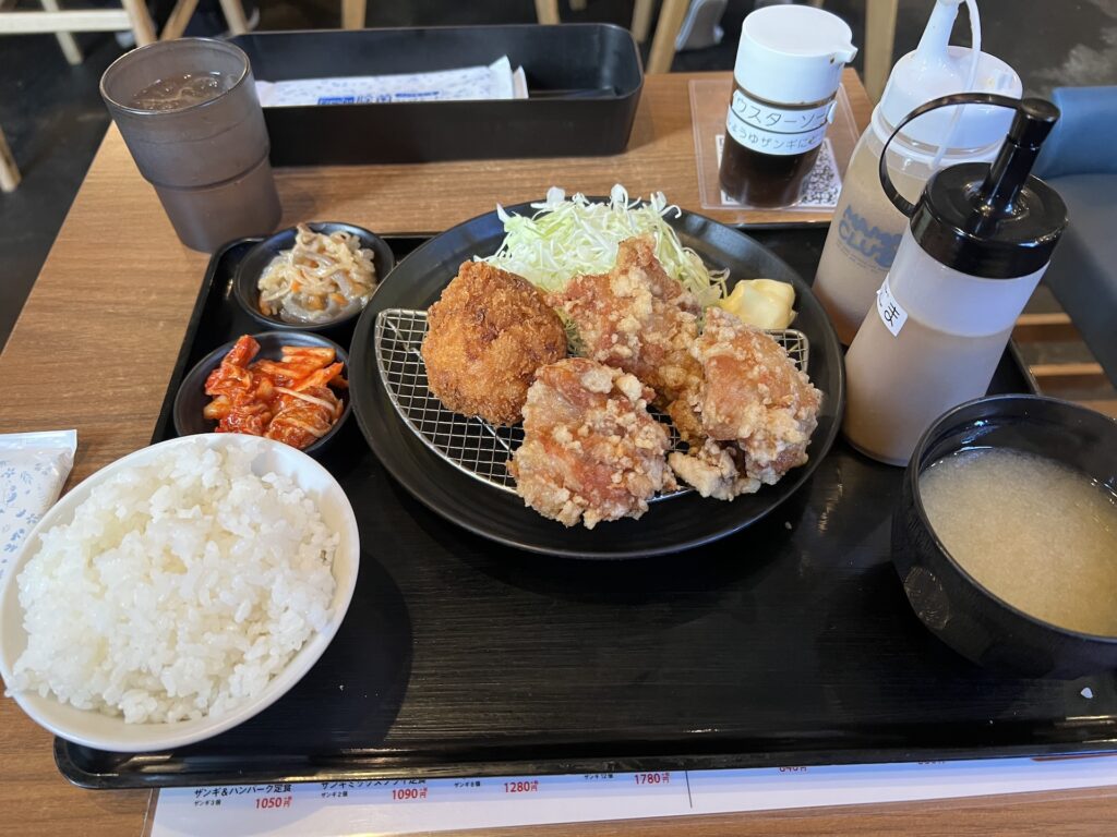 札幌ザンギ本舗 ザンギ＋カニクリームコロッケ定食