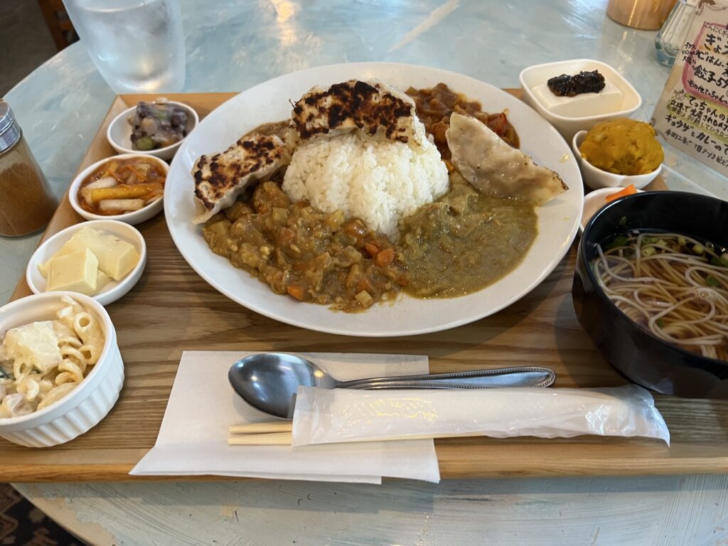 カレーとぎょうざのてっちゃん カレーセット+ぎょうざ2個